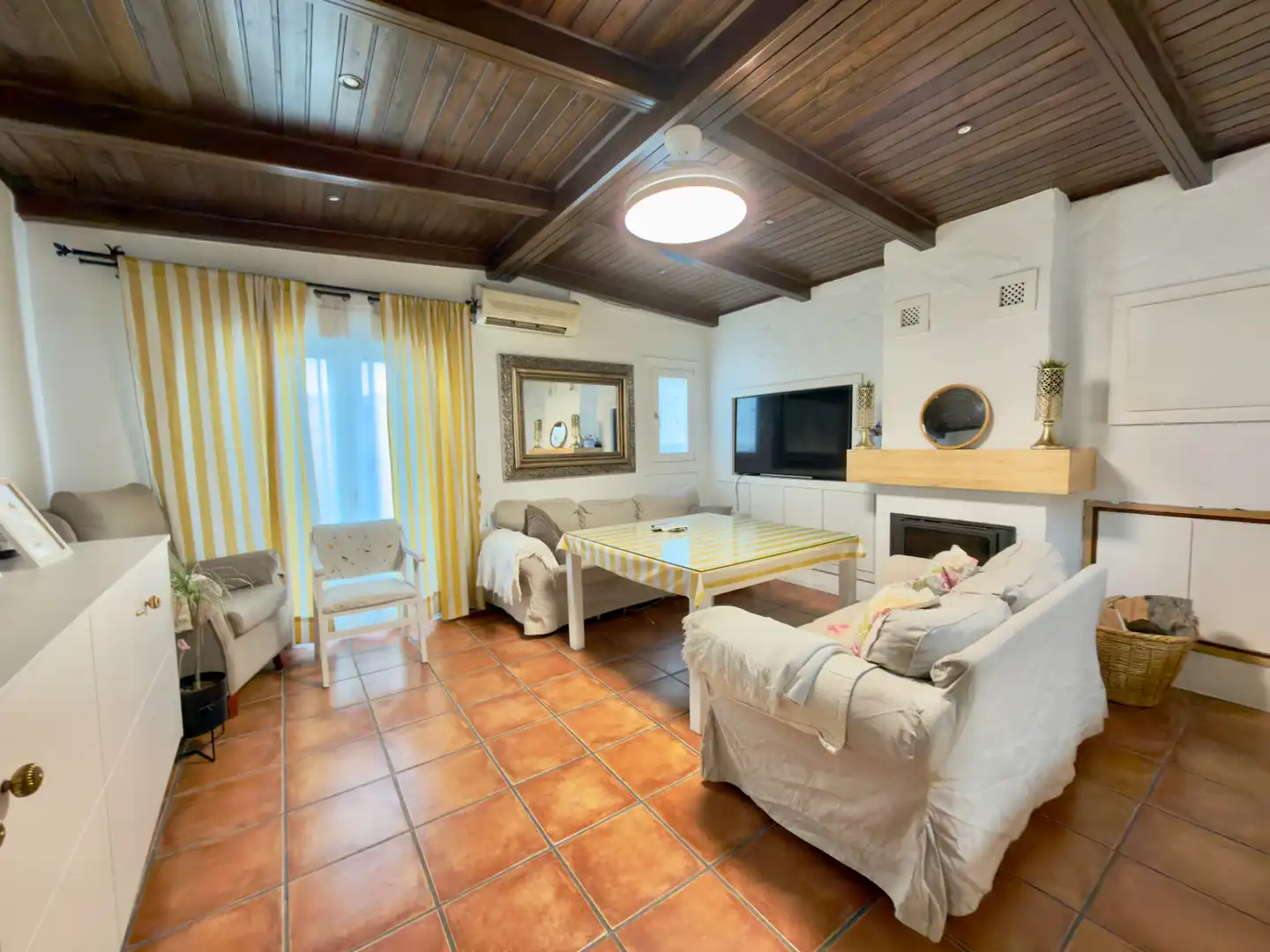 Sala de estar de Dúplex en venta en Bornos con Aire acondicionado, Terraza y Amueblado