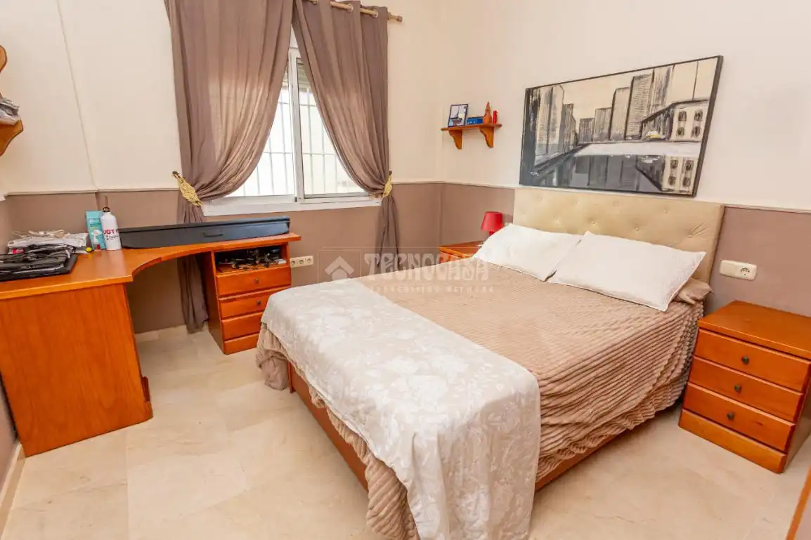 Bedroom of Houses for sale in Algeciras  with Air Conditioner and Swimming Pool