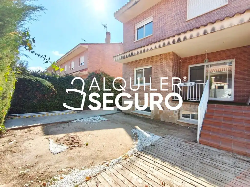 Vista exterior de Casa o xalet de lloguer en Ugena, Toledo