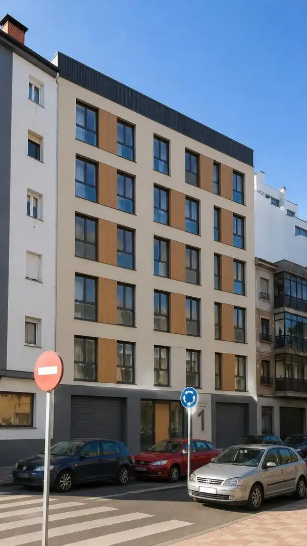 Vista exterior de Pis en venda en León Capital  amb Calefacció, Parquet i Terrassa
