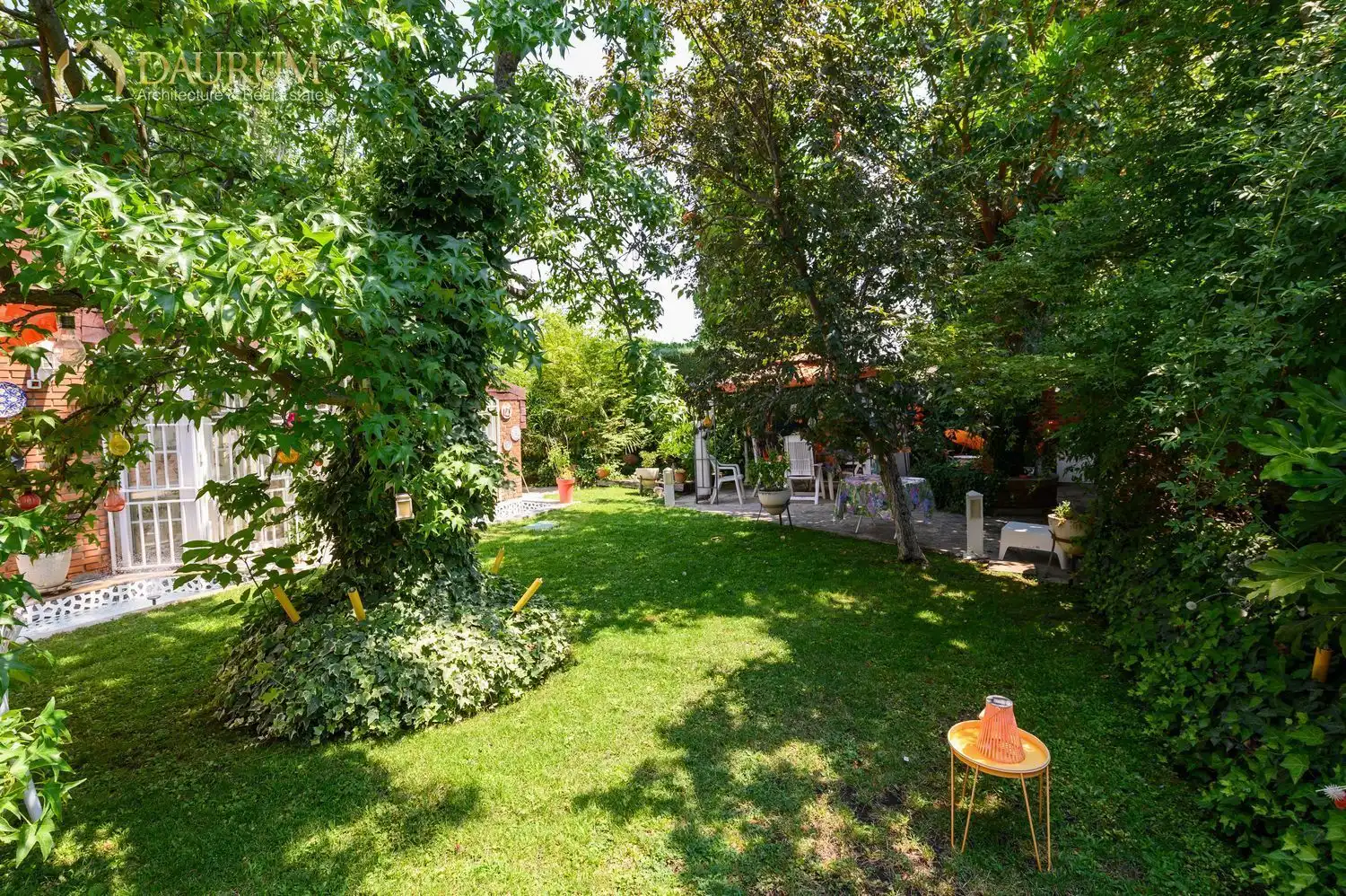 Jardín de Casa adosada en venta en Boadilla del Monte con Aire acondicionado, Calefacción y Jardín privado