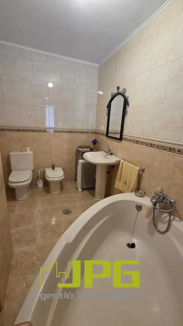 Baño de Casa adosada en venta en Sant Joan d'Alacant con Aire acondicionado, Calefacción y Jardín privado