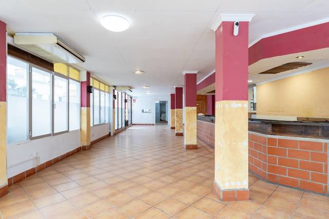 Local comercial en Alquiler en Cas Català - Illetes
