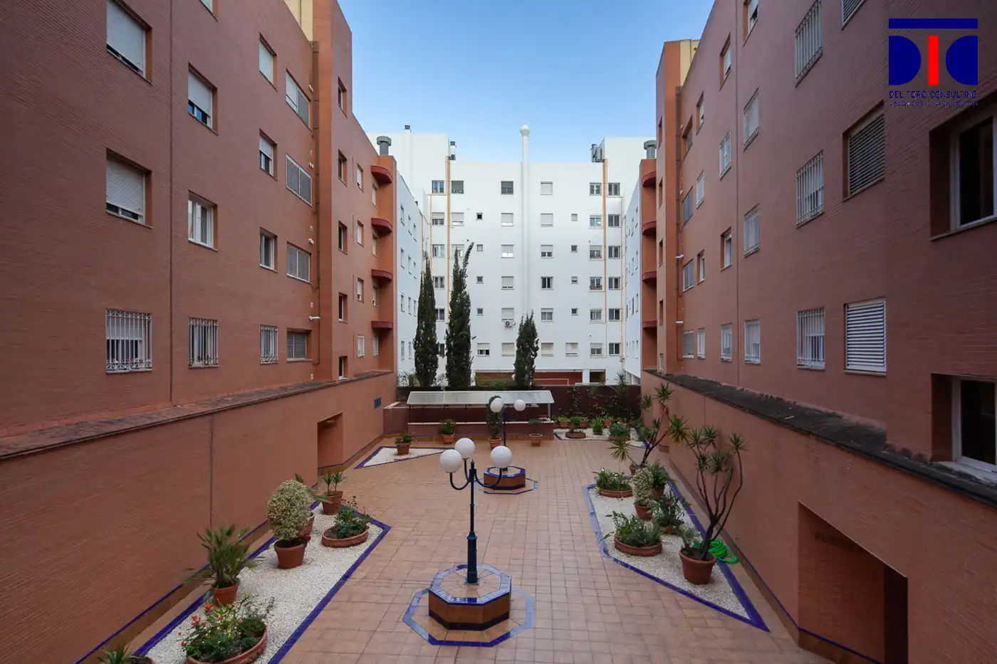 Vista exterior de Piso en venta en Sevilla con Aire acondicionado, Calefacción y Terraza