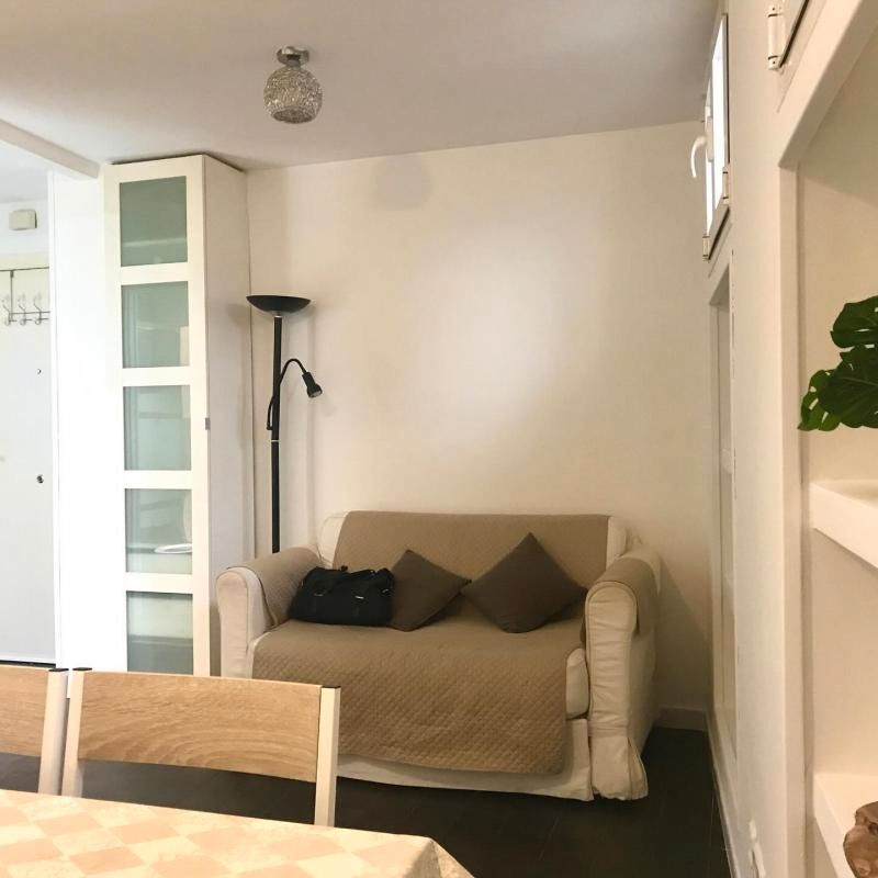 Sala de estar de Apartamento de alquiler en  Madrid Capital con Aire acondicionado, Amueblado y Se aceptan mascotas