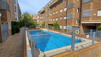 Swimming pool of Flat for sale in  Madrid Capital  with Air Conditioner and Terrace