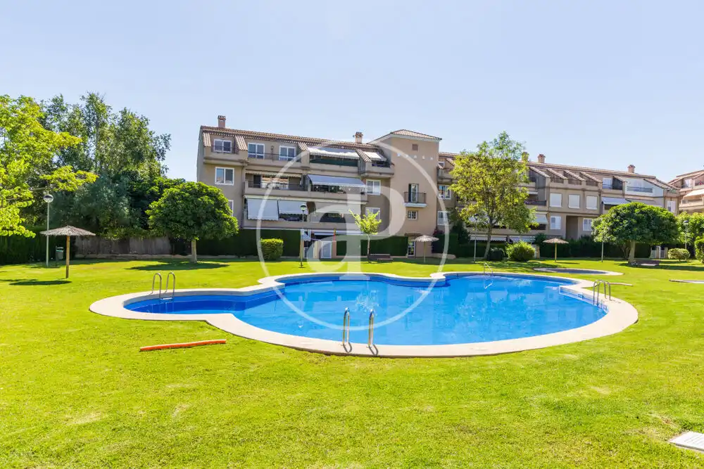 Swimming pool of Duplexes for sale in Torre en Conill - Cumbres de San Antonio 
