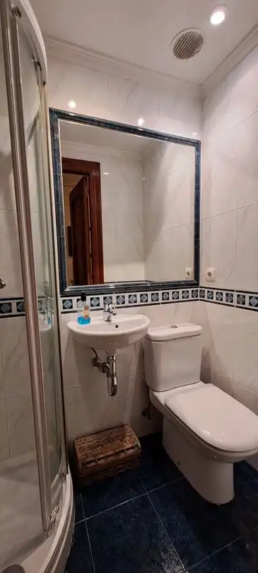 Badezimmer von Wohnung zum Verkauf in Vitoria - Gasteiz mit Heizung und Abstellraum
