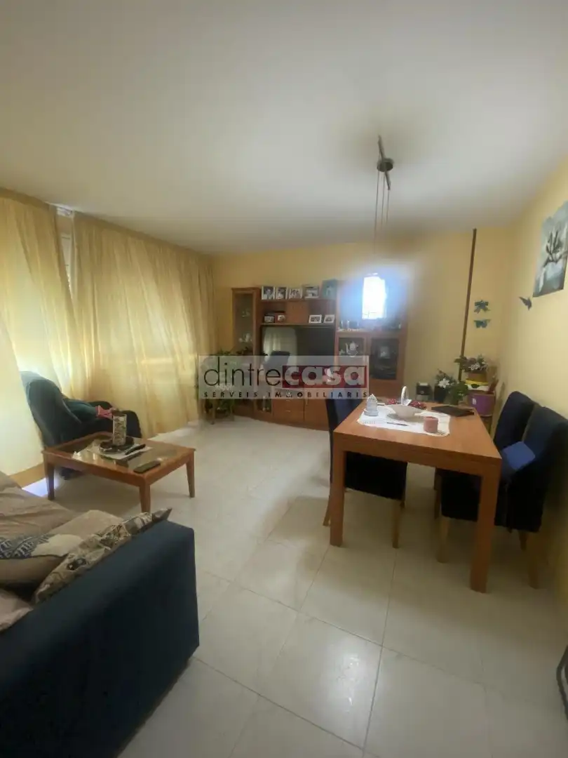Wohnzimmer von Erdgeschoss zum Verkauf in Tordera mit Heizung, Parkett und Terrasse