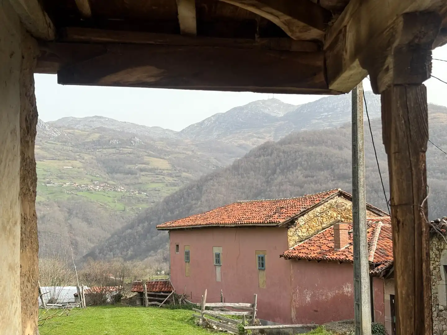 Vista exterior de Finca rústica en venta en Quirós con Terraza y Balcón