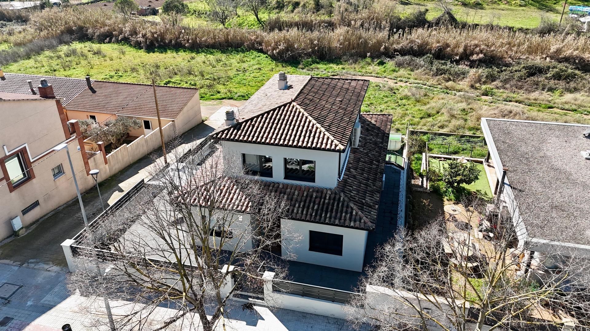 Vista exterior de Casa o xalet en venda en Sentmenat amb Aire condicionat, Calefacció i Jardí privat