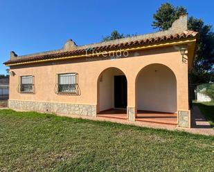 Vista exterior de Casa o xalet en venda en Conil de la Frontera amb Traster