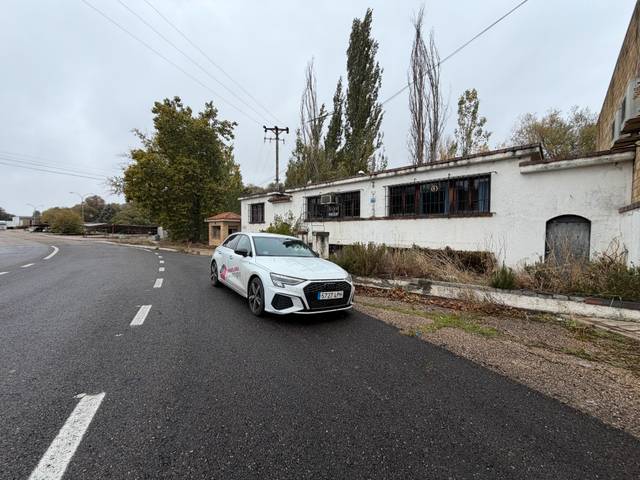 Local comercial en Venta en Avenida Burgos, 100A en El Berrocal