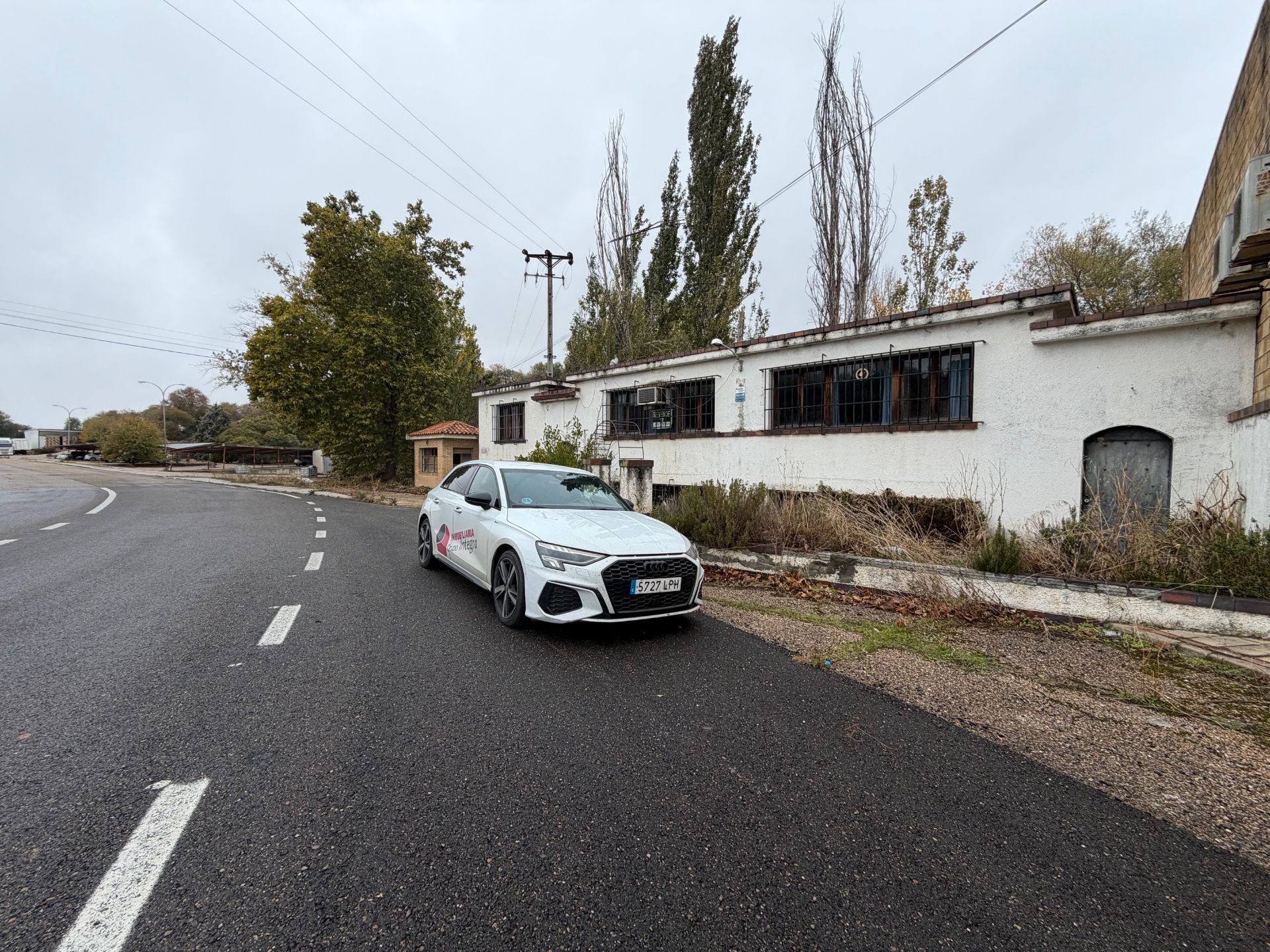Vista exterior de Local en venda en Valladolid Capital amb Calefacció
