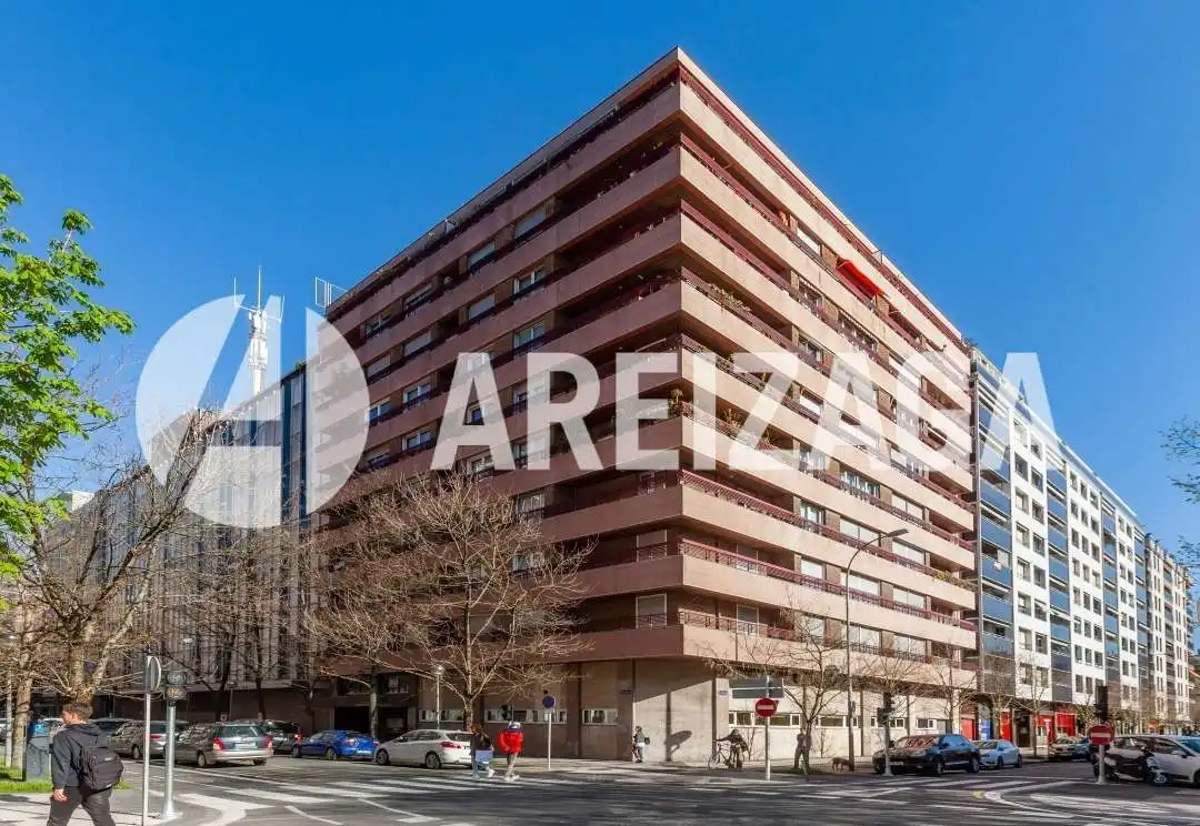 Vista exterior de Pis en venda en Donostia - San Sebastián  amb Aire condicionat, Calefacció i Terrassa