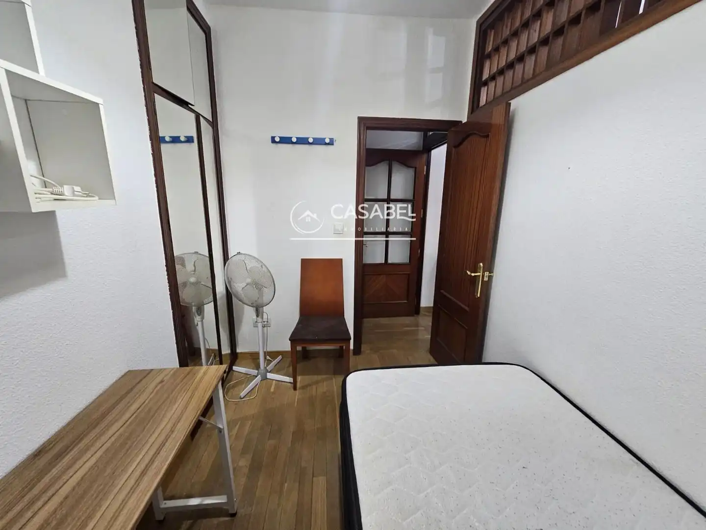 Schlafzimmer von Wohnung zur Miete in Córdoba mit Terrasse und Möbliert