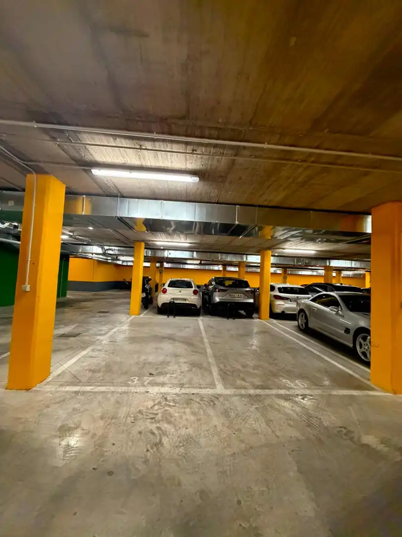 Parking of Flat for rent in Madrid  with Heating, Terrace and Storage room