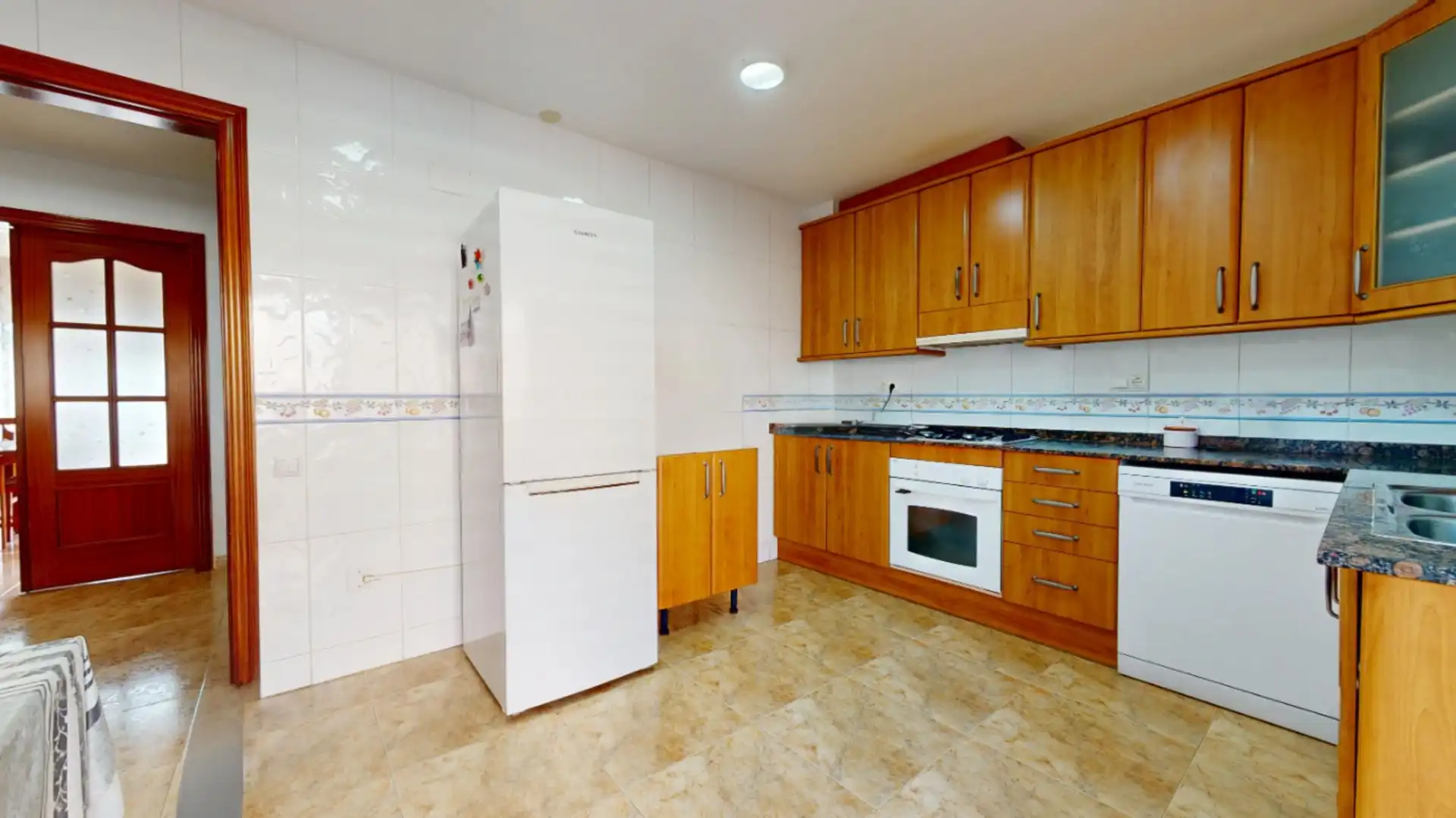 Cocina de Casa adosada en venta en Vilanova i la Geltrú con Calefacción y Terraza
