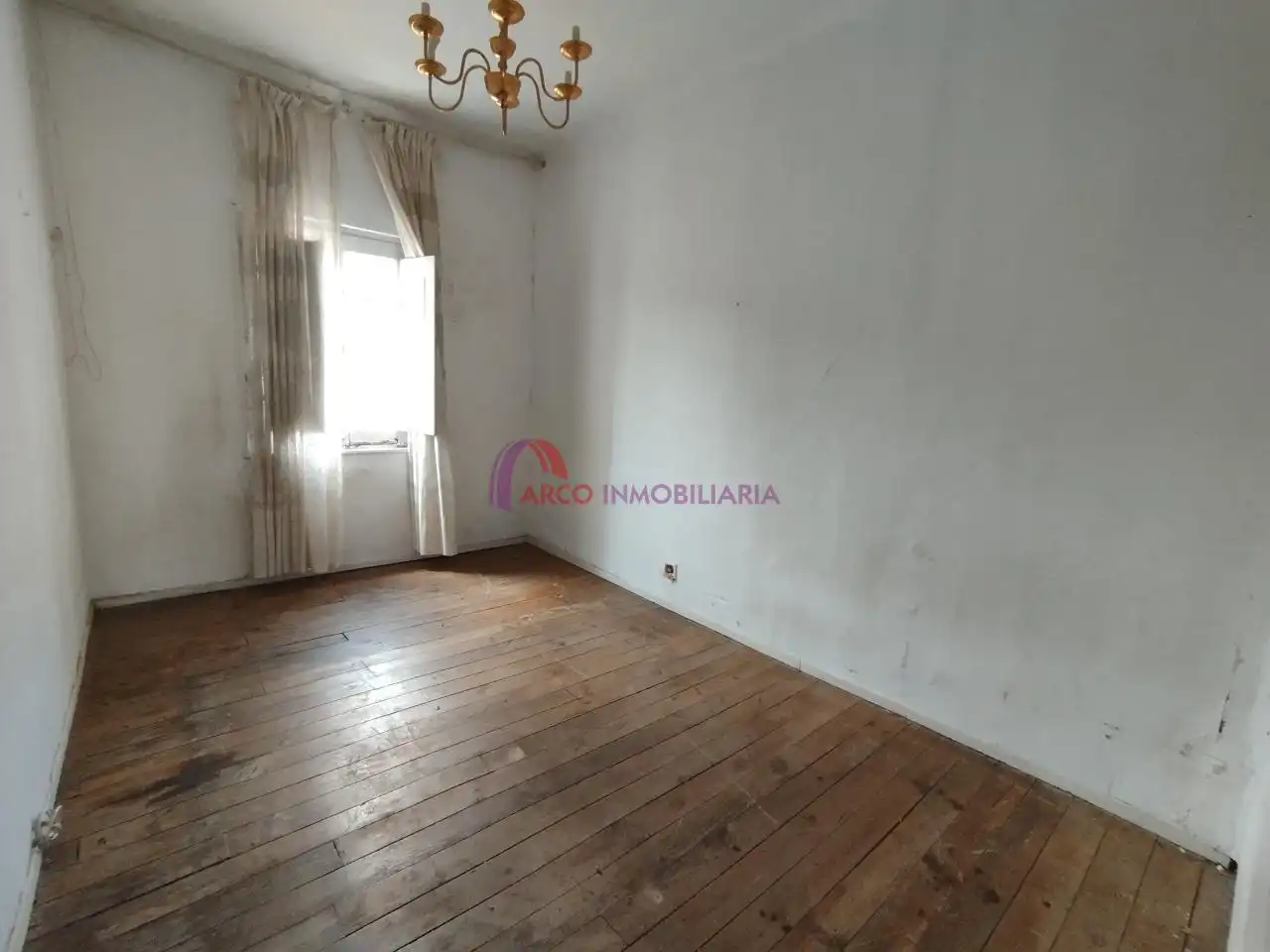 Bedroom of Flat for sale in Burgos  with Balcony