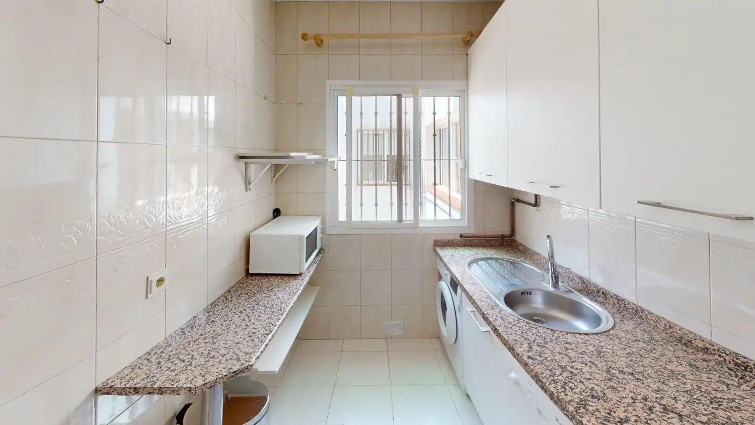 Küche von Wohnung zur Miete in Sevilla mit Klimaanlage, Heizung und Balkon