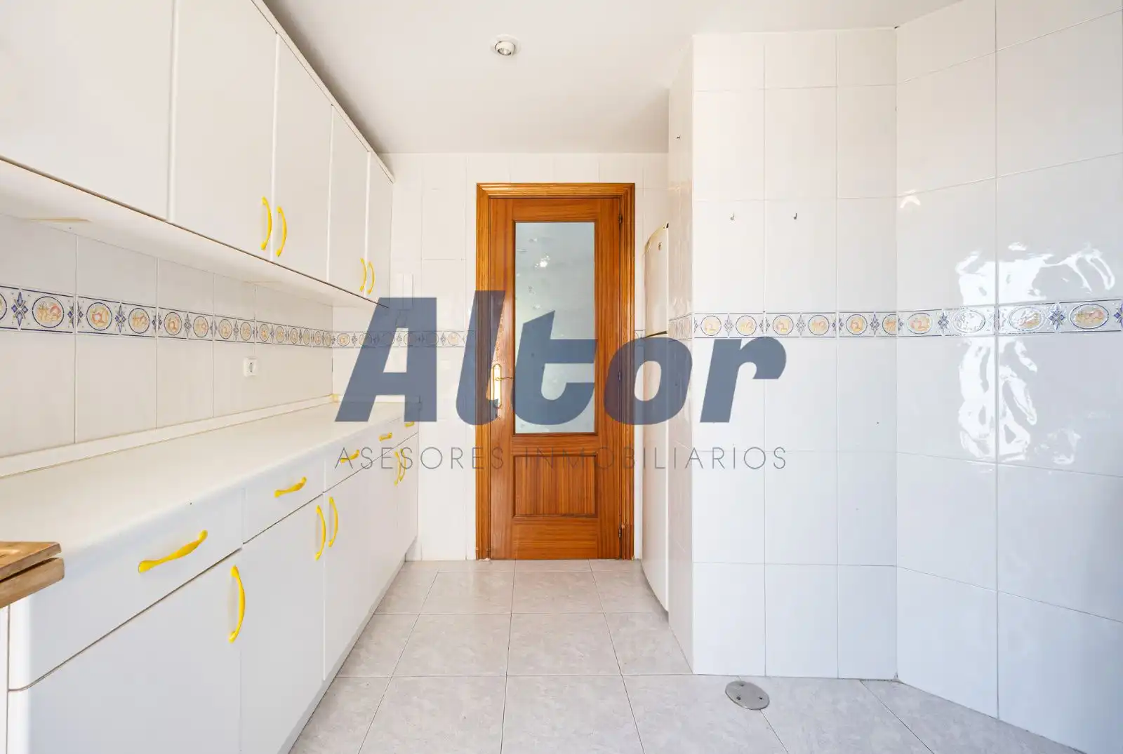 Dachboden zum Verkauf in Fuenlabrada mit Heizung, Terrasse und Alarm