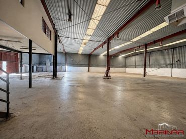 Nau industrial en venda a Zona Centro - Ayuntamiento
