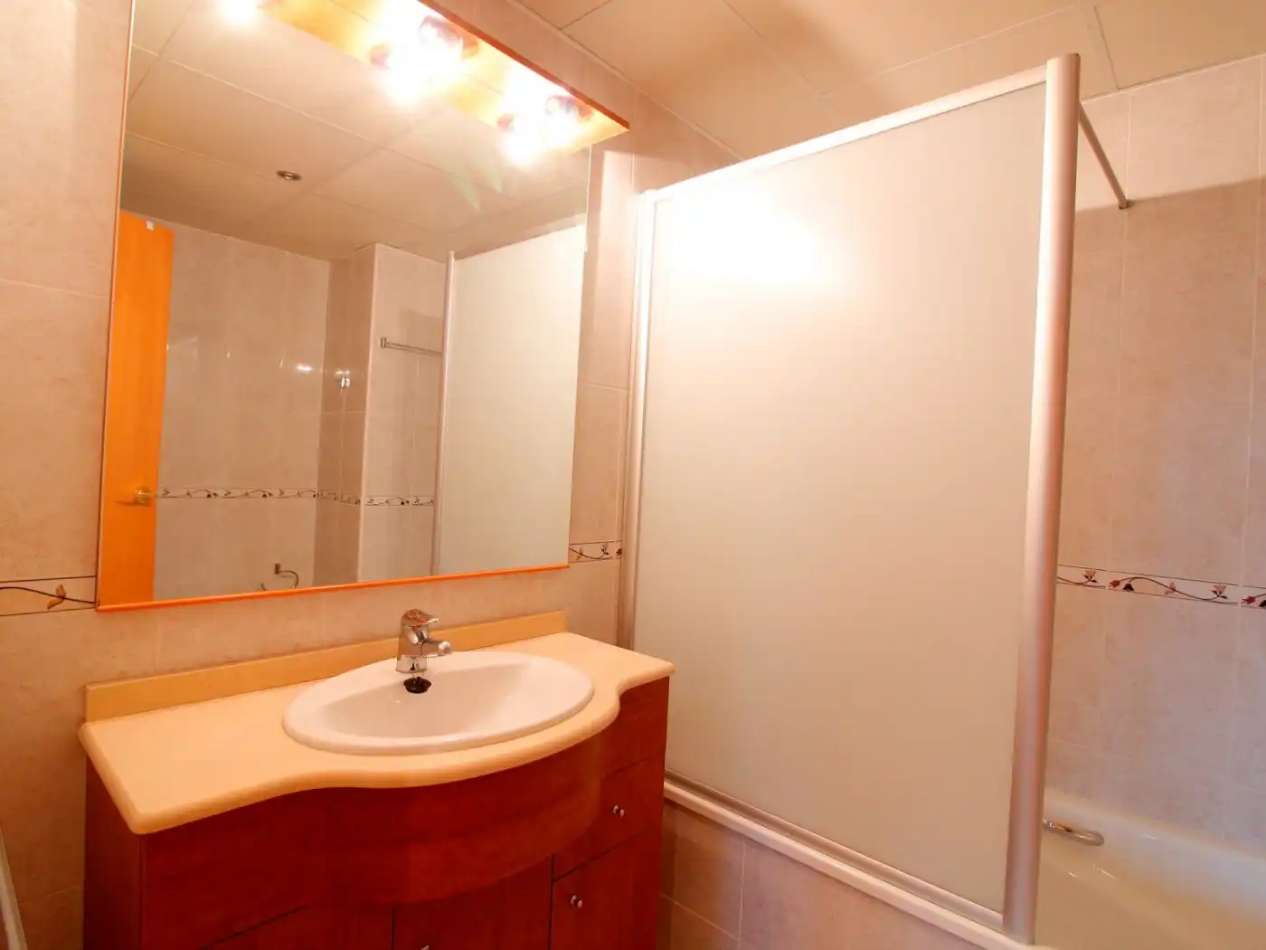 Baño de Piso en venta en Rasquera con Aire acondicionado, Calefacción y Terraza