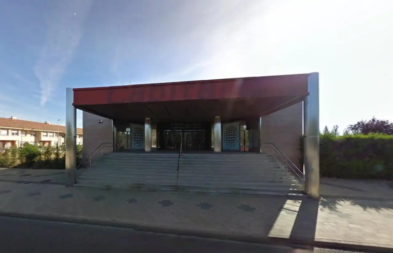 Local comercial en venda a Calle Reino De Leon 4 0 24193 Villaquilambre