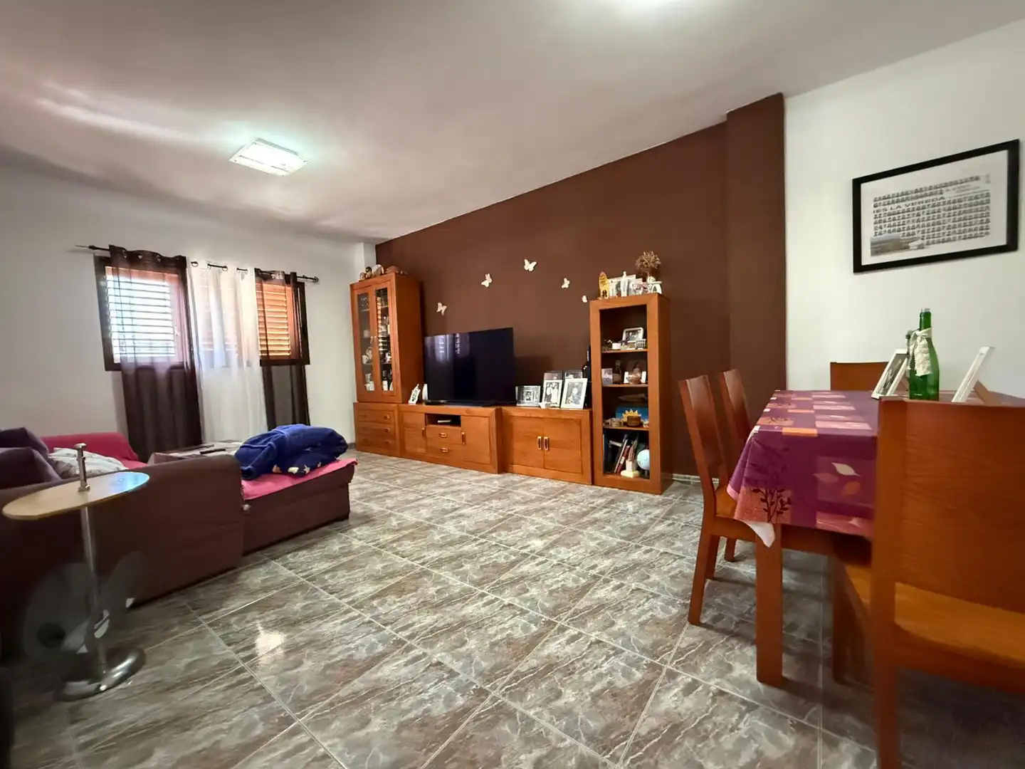 Living room of Houses for sale in La Pobla de Vallbona  with Air Conditioner, Heating and Oven