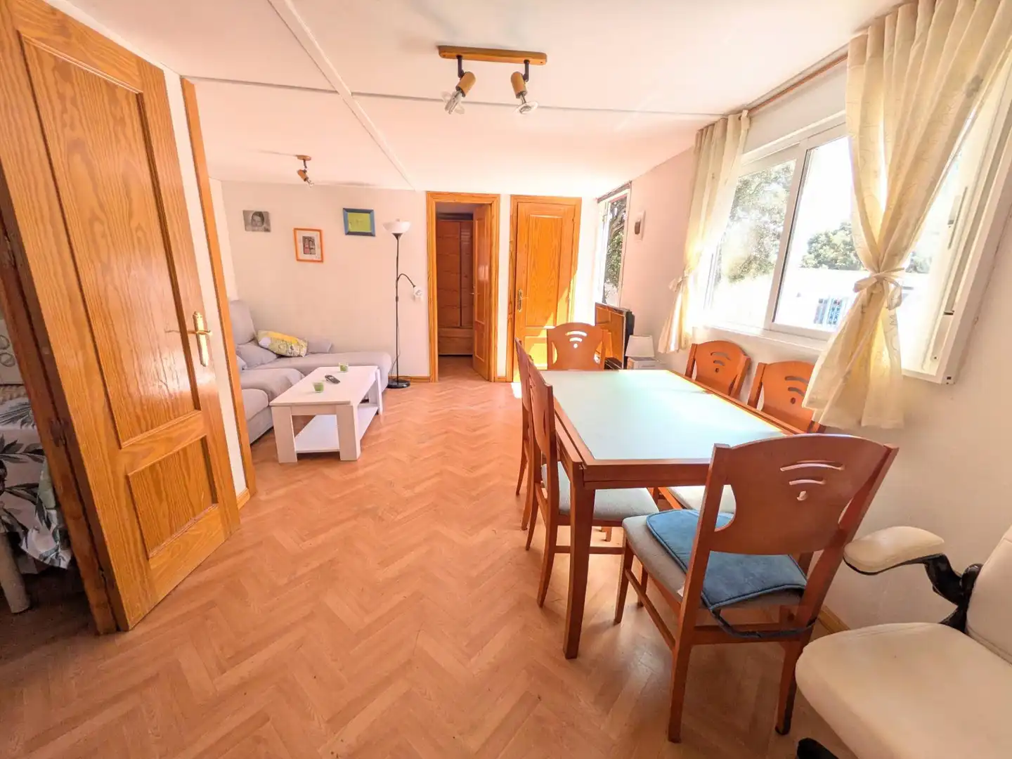 Sala d'estar de Casa o xalet en venda en Hontoba amb Calefacció