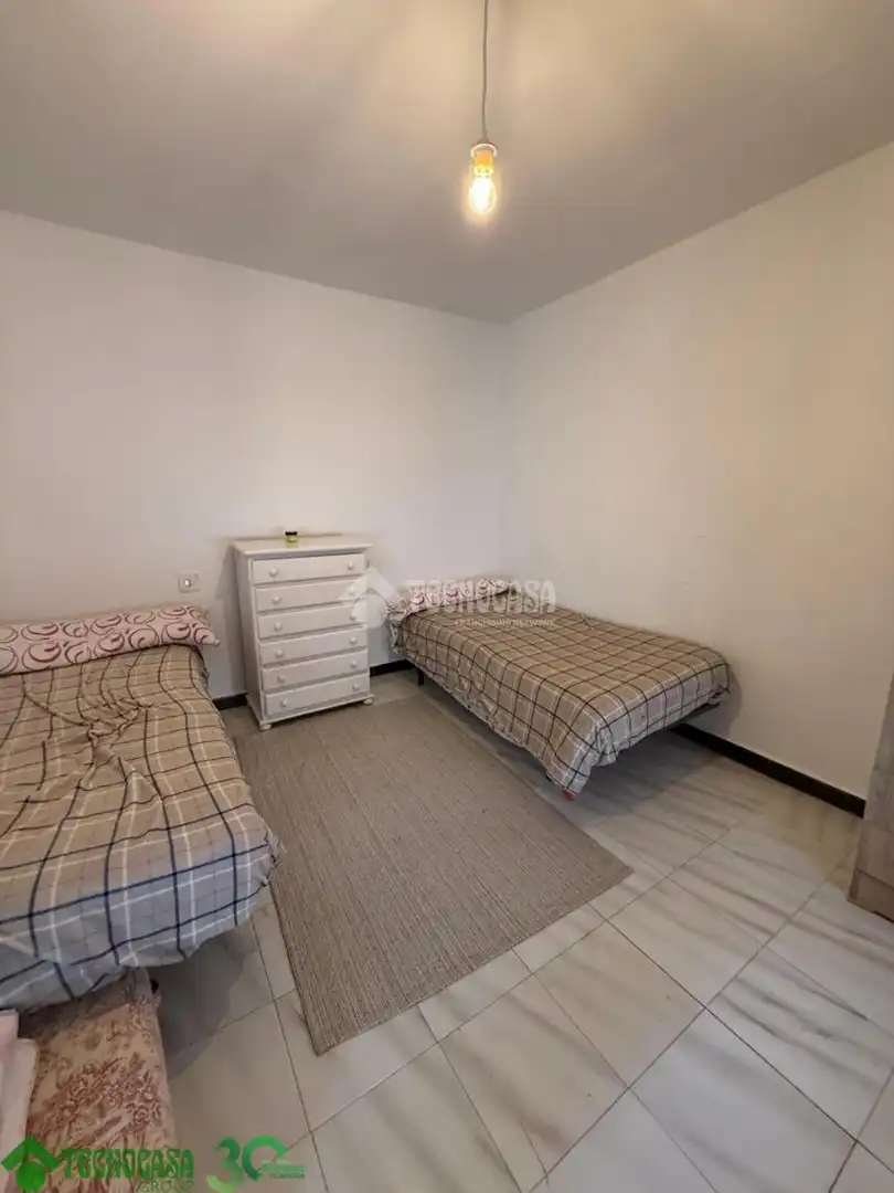 Habitación de Casa adosada en venta en Santa Cruz de la Zarza con Aire acondicionado, Alarma y Piscina comunitaria
