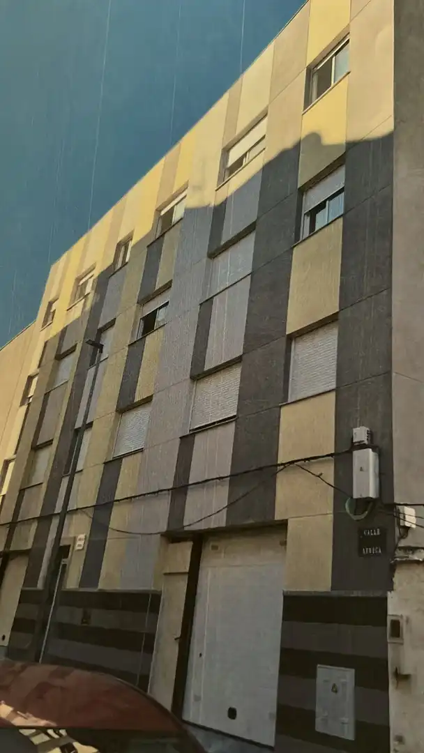 Vista exterior de Edificio en venta en Melilla