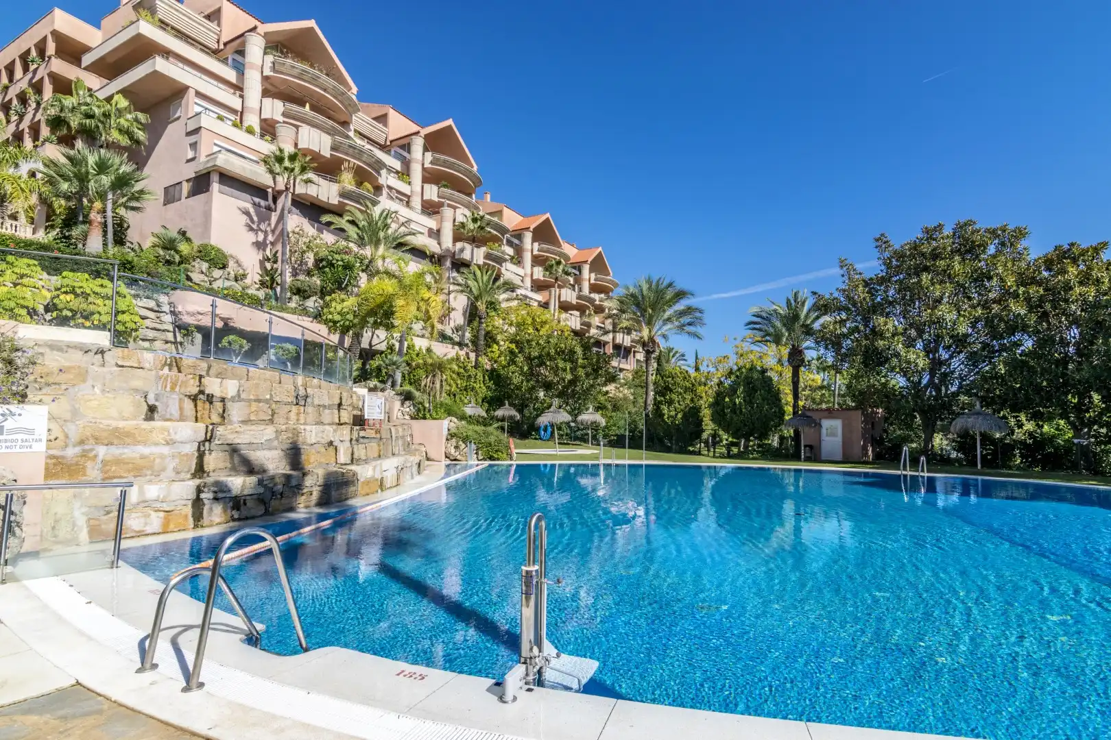 Penthouse with terrace for sale in Nueva Andalucía, imagen 28