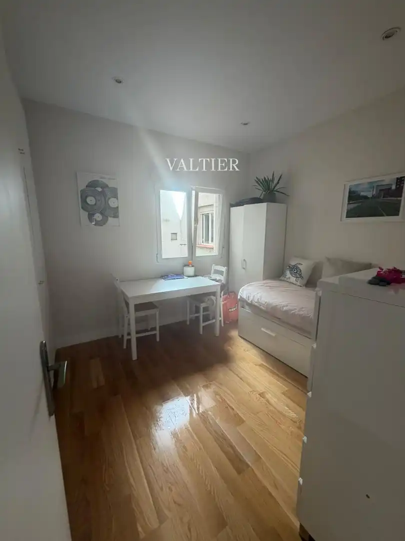 Habitación de Piso de alquiler en Madrid con Aire acondicionado, Trastero y Amueblado