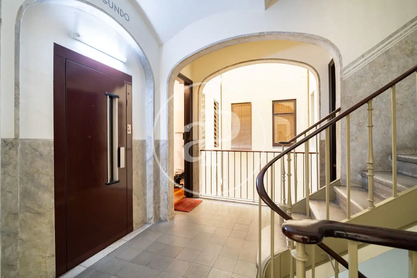 Piso en venta en Barcelona con Calefacción, Amueblado y Balcón
