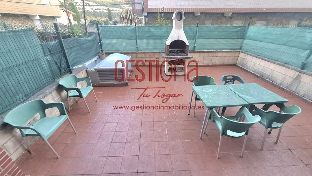 Terraza de Planta baja en venta en Castro-Urdiales con Calefacción, Jardín privado y Terraza