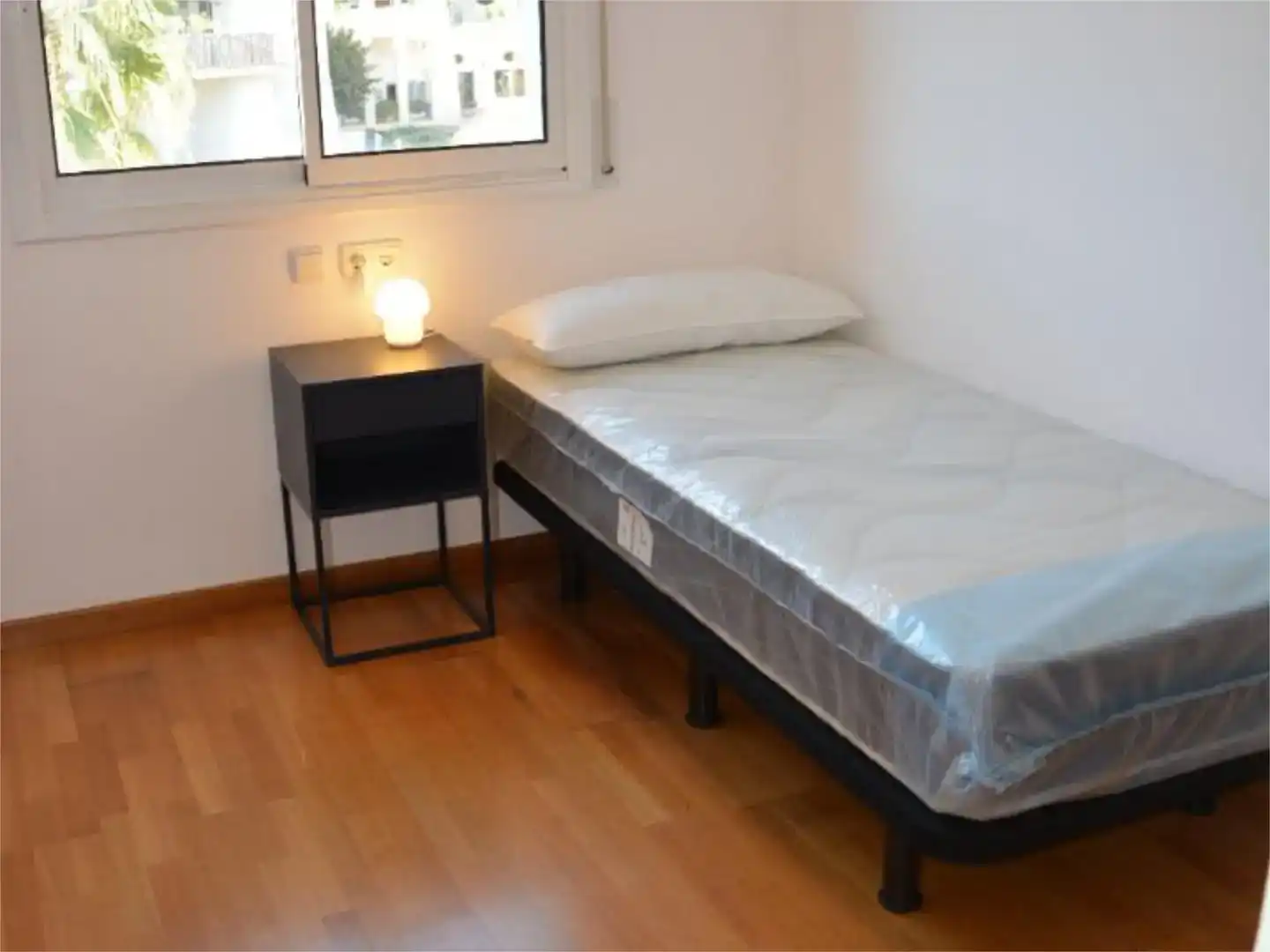 Schlafzimmer von Wohnung zur Miete in Sitges mit Klimaanlage, Schwimmbad und Balkon