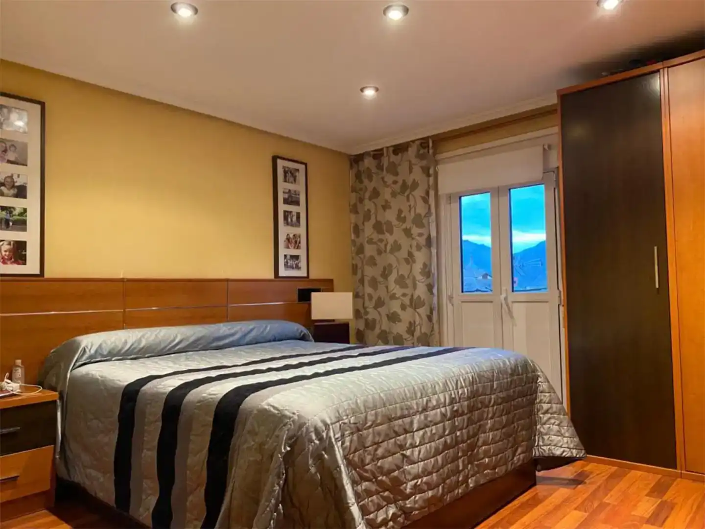 Dormitori de Casa adosada en venda en Mieres (Asturias) amb Balcó