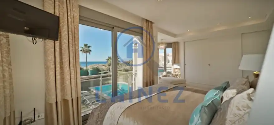 Dormitori de Casa o xalet en venda en Marbella amb Aire condicionat, Jardí privat i Traster
