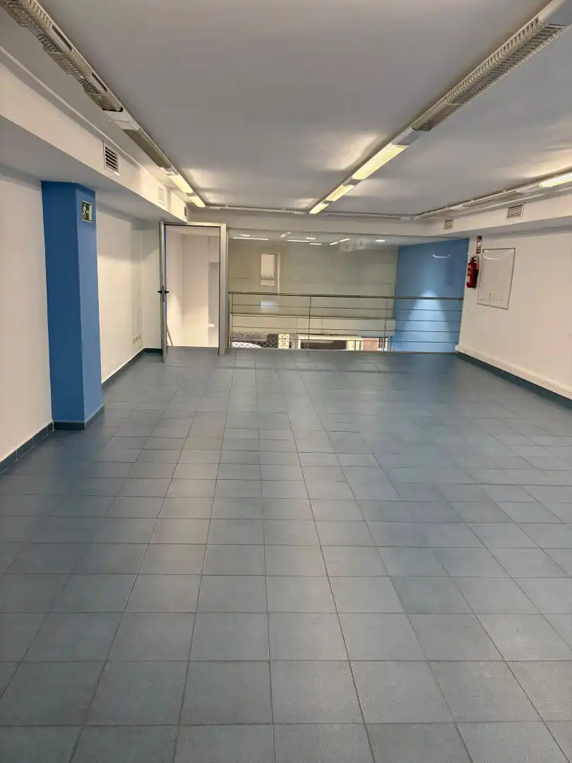 Geschaftsraum zur Miete in Casco Antiguo