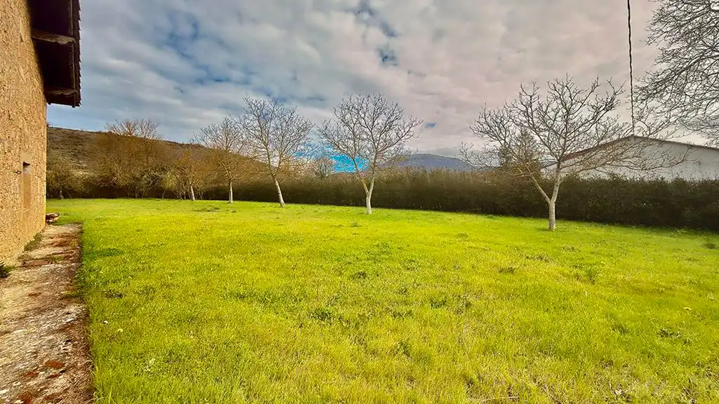 Residencial en venta en San Millán / Donemiliaga