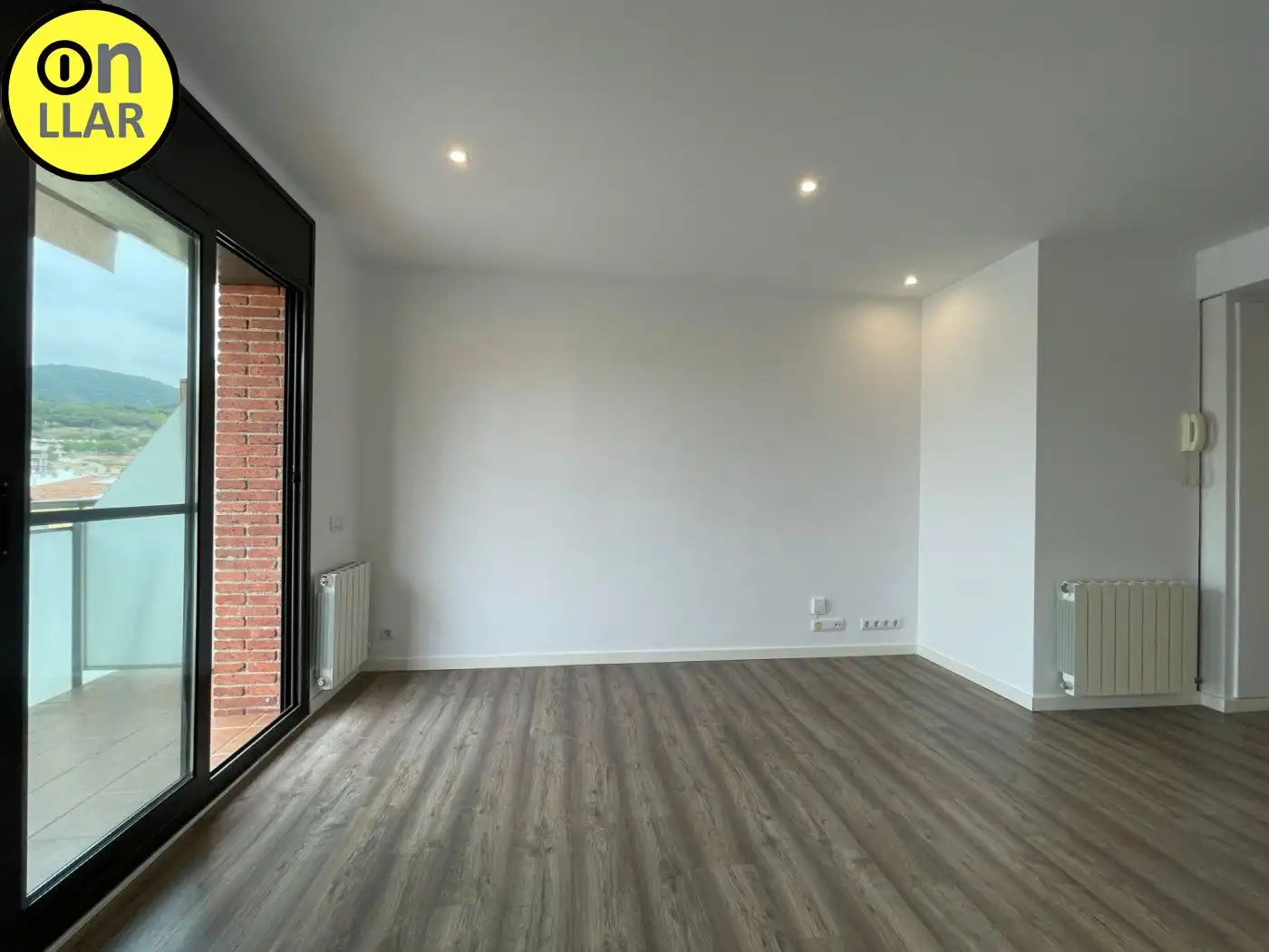 Sala d'estar de Pis en venda en Tiana amb Calefacció, Parquet i Balcó