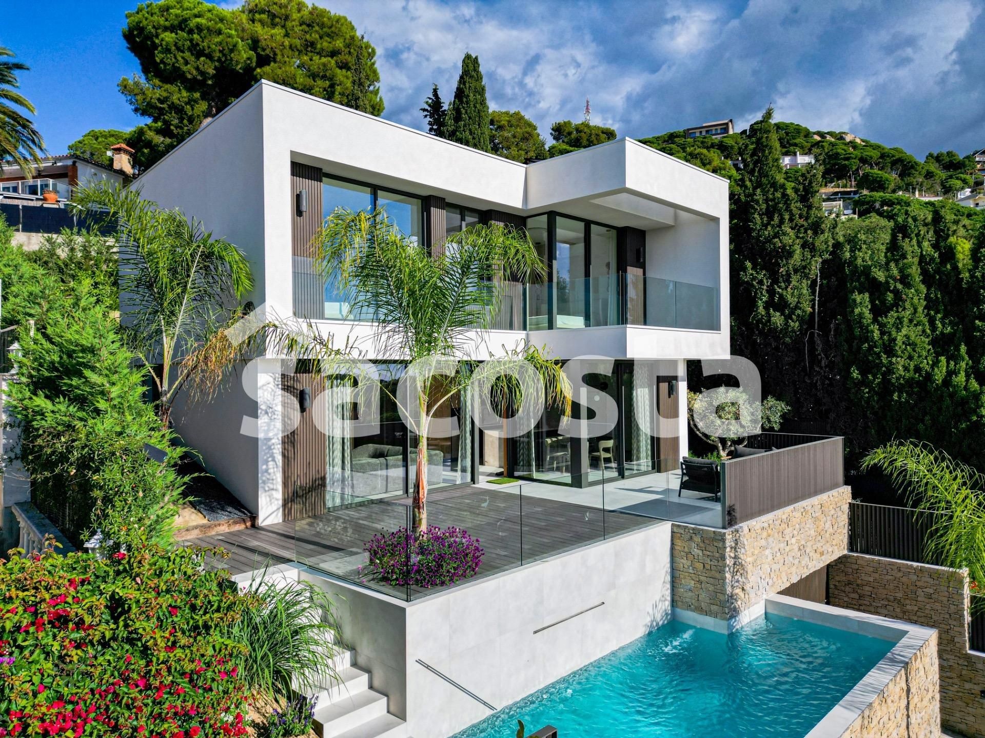 Vista exterior de Casa o xalet en venda en Lloret de Mar amb Terrassa