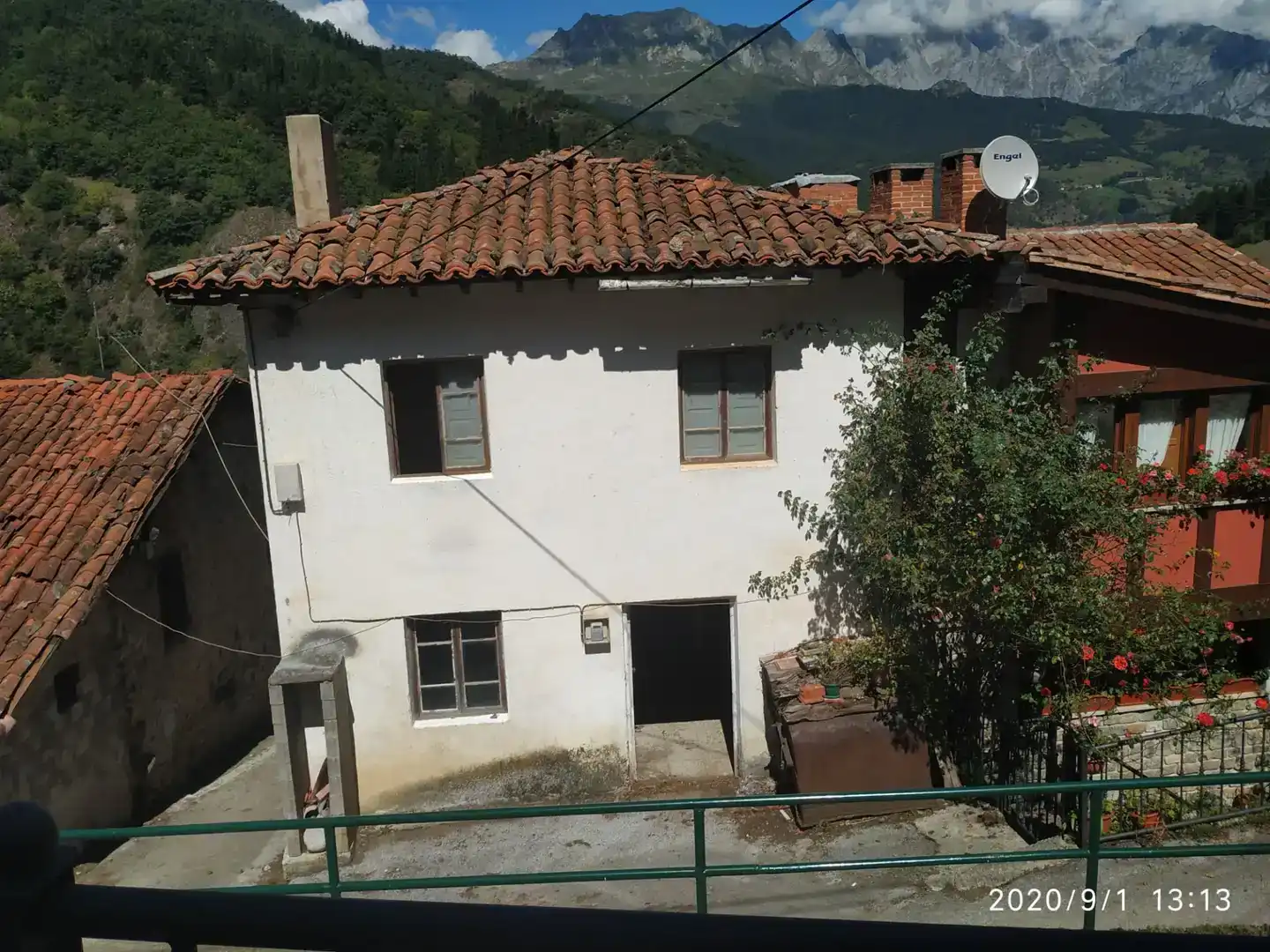 Vista exterior de Casa adosada en venda en Camaleño