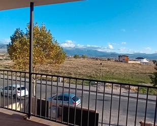 Vista exterior de Casa adosada en venda en San Cristóbal de Segovia amb Aire condicionat, Calefacció i Jardí privat