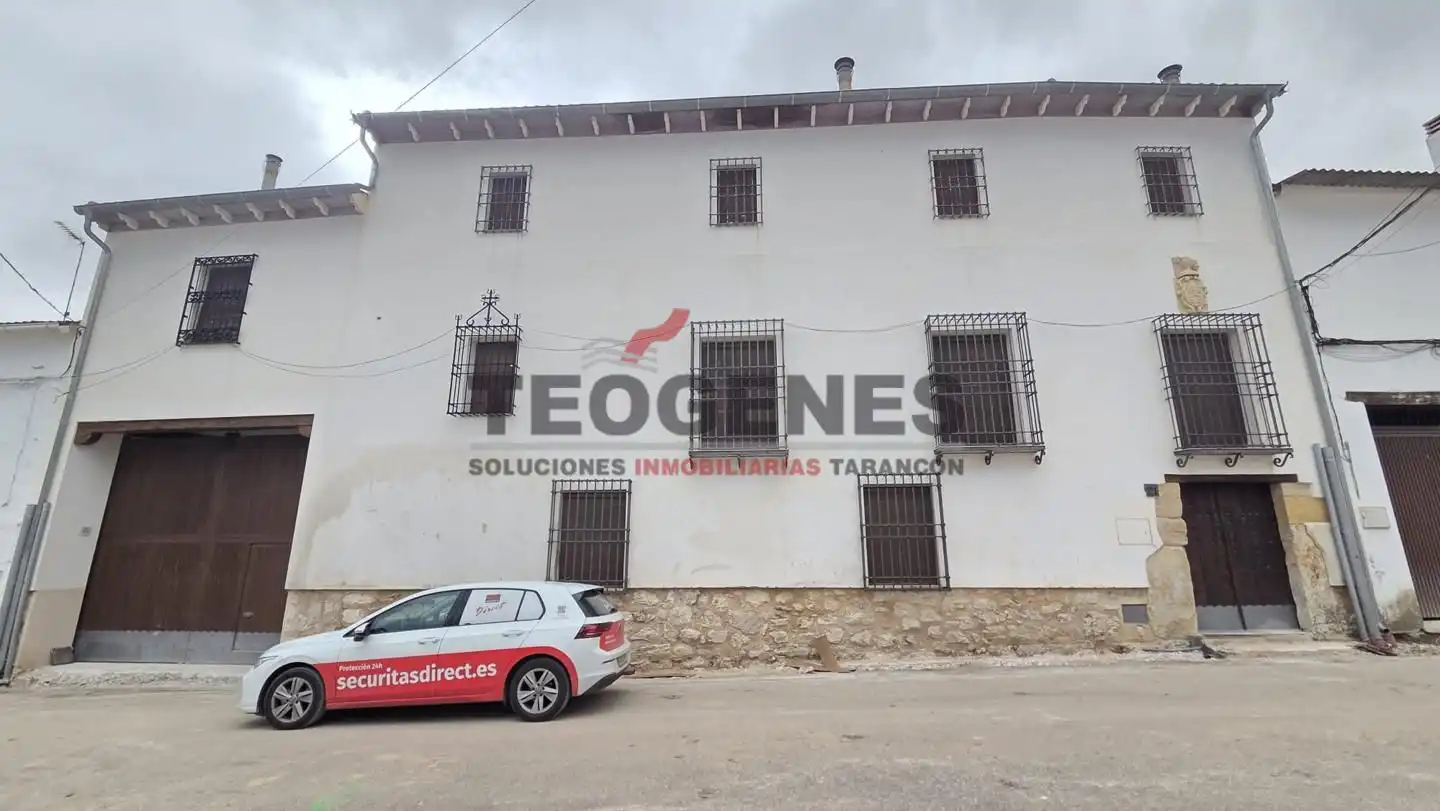 Vista exterior de Casa o chalet en venta en Uclés con Calefacción, Trastero y Amueblado