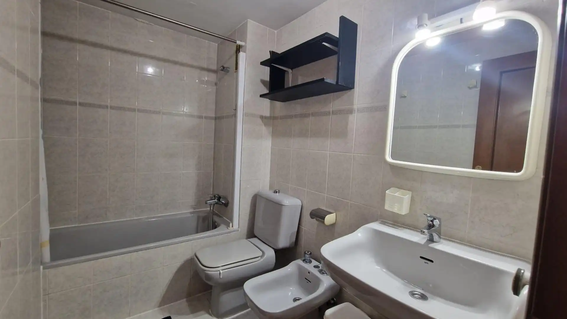 Bathroom of Flat for rent in Sax  with Furnished and Balcony