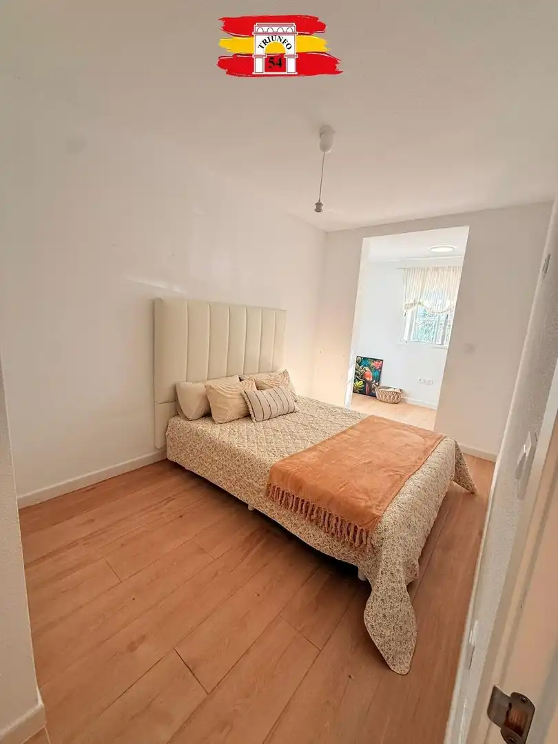 Schlafzimmer von Haus oder Chalet zum Verkauf in Pilar de la Horadada mit Klimaanlage, Privatgarten und Schwimmbad