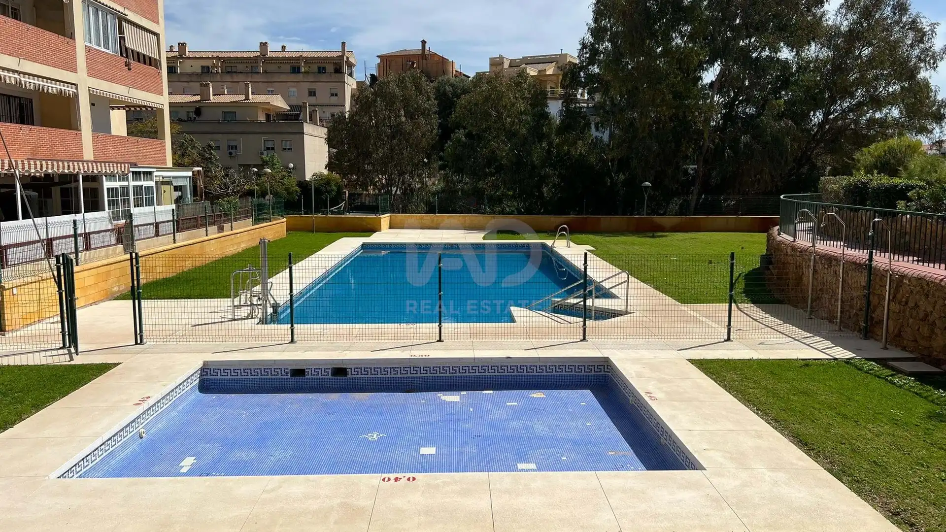 Piscina de Piso en venta en Rincón de la Victoria con Terraza y Piscina