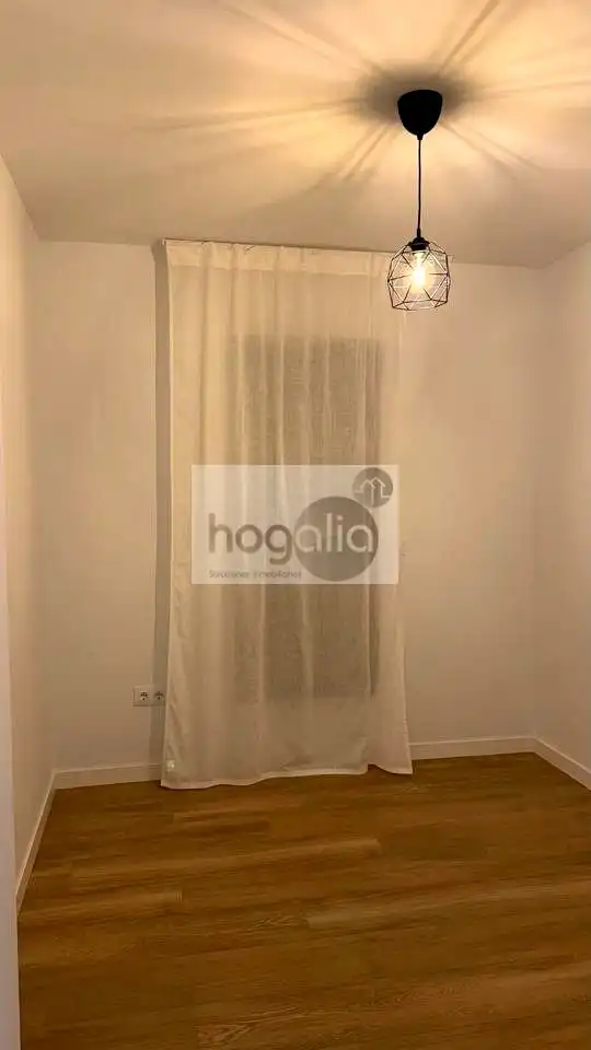 Habitación de Planta baja de alquiler en Sevilla con Aire acondicionado, Trastero y Piscina